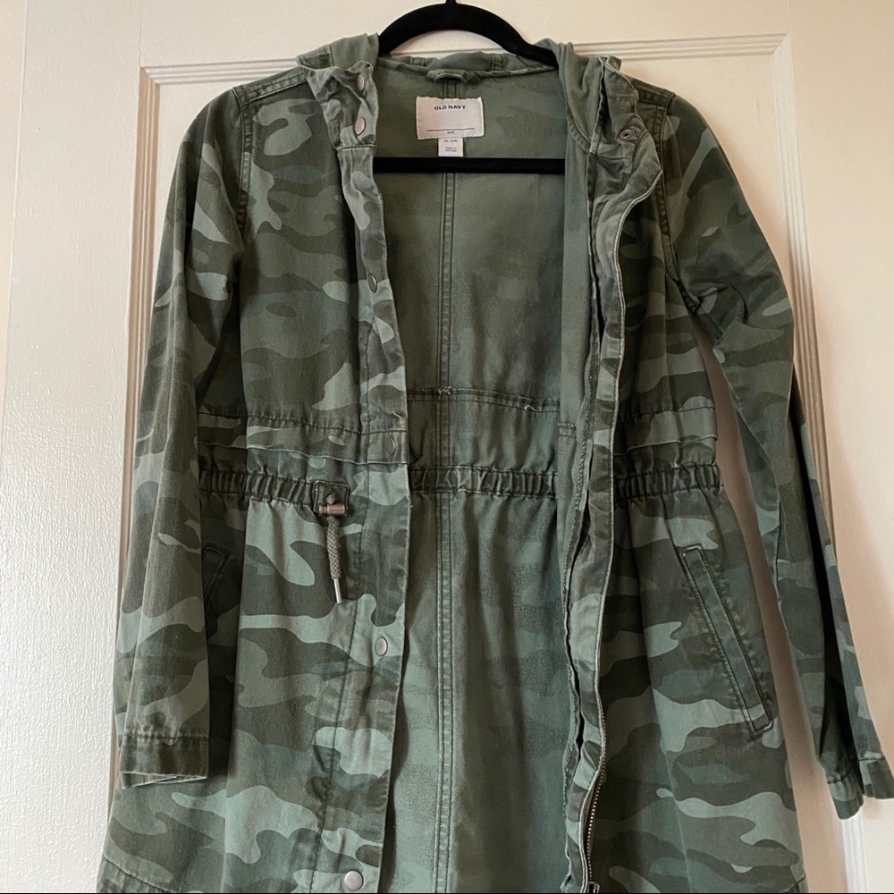 Old Navy Camo-Print Hooded Utility Jacket!